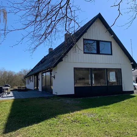 Nielstrup Gard V/Bratten Strand * Jerup